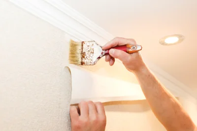 Pose de papier peint au Puid — revêtements muraux et toiles de verre